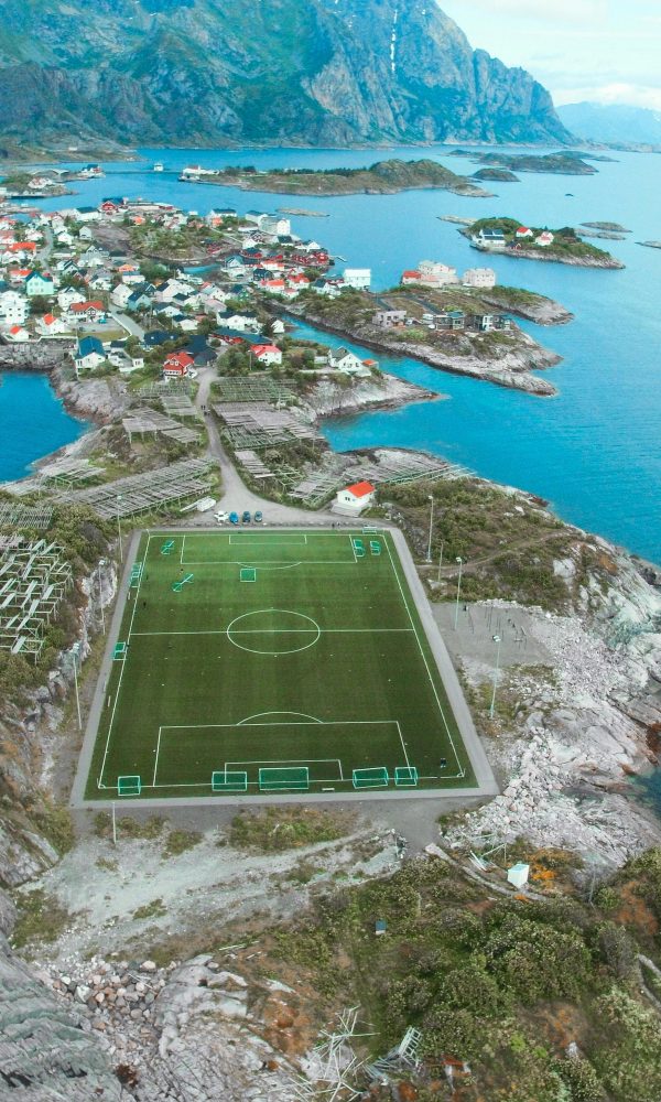 Pexels julieaagaard 2587316 600x1000